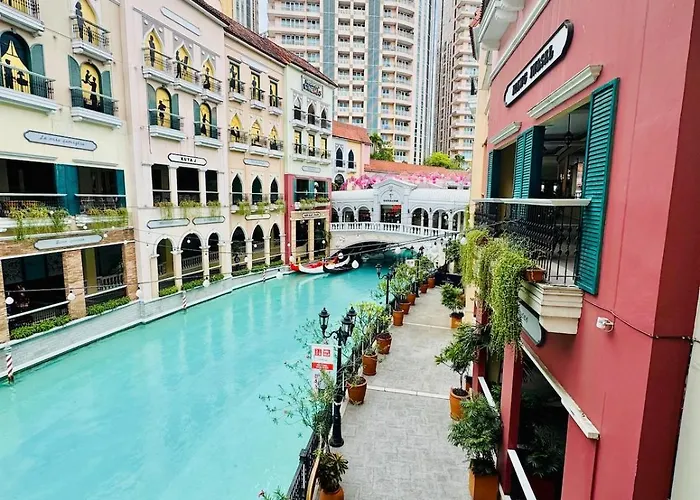 Cozy High Floor Venice With Balcony Walk To M